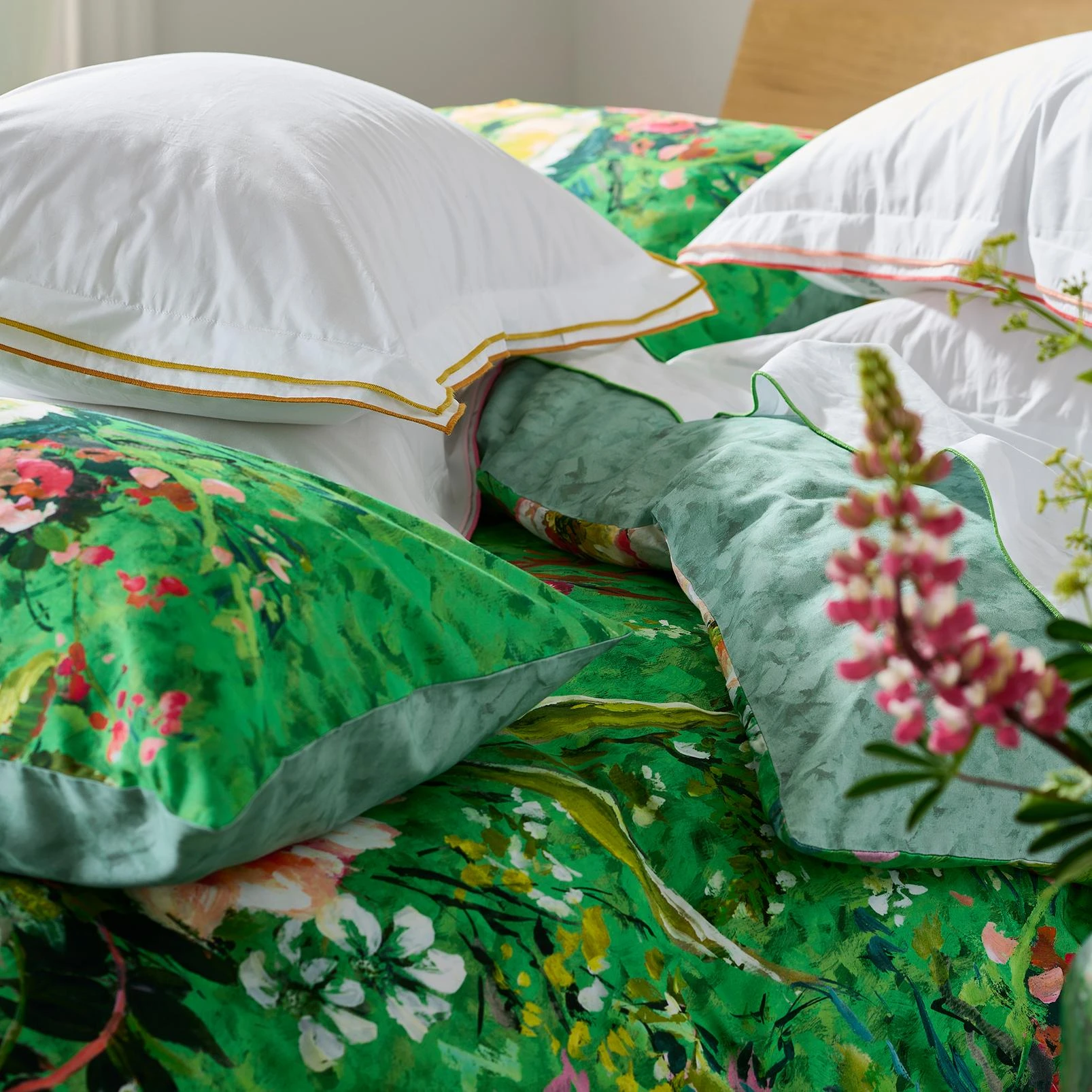 Margaretta Emerald Green Duvet Cover Set - DGMARGA01DQ_CAMEO_MARGARETTA_EMERALD_GREEN_DOUBLE_DUVET_COVER_02.jpg