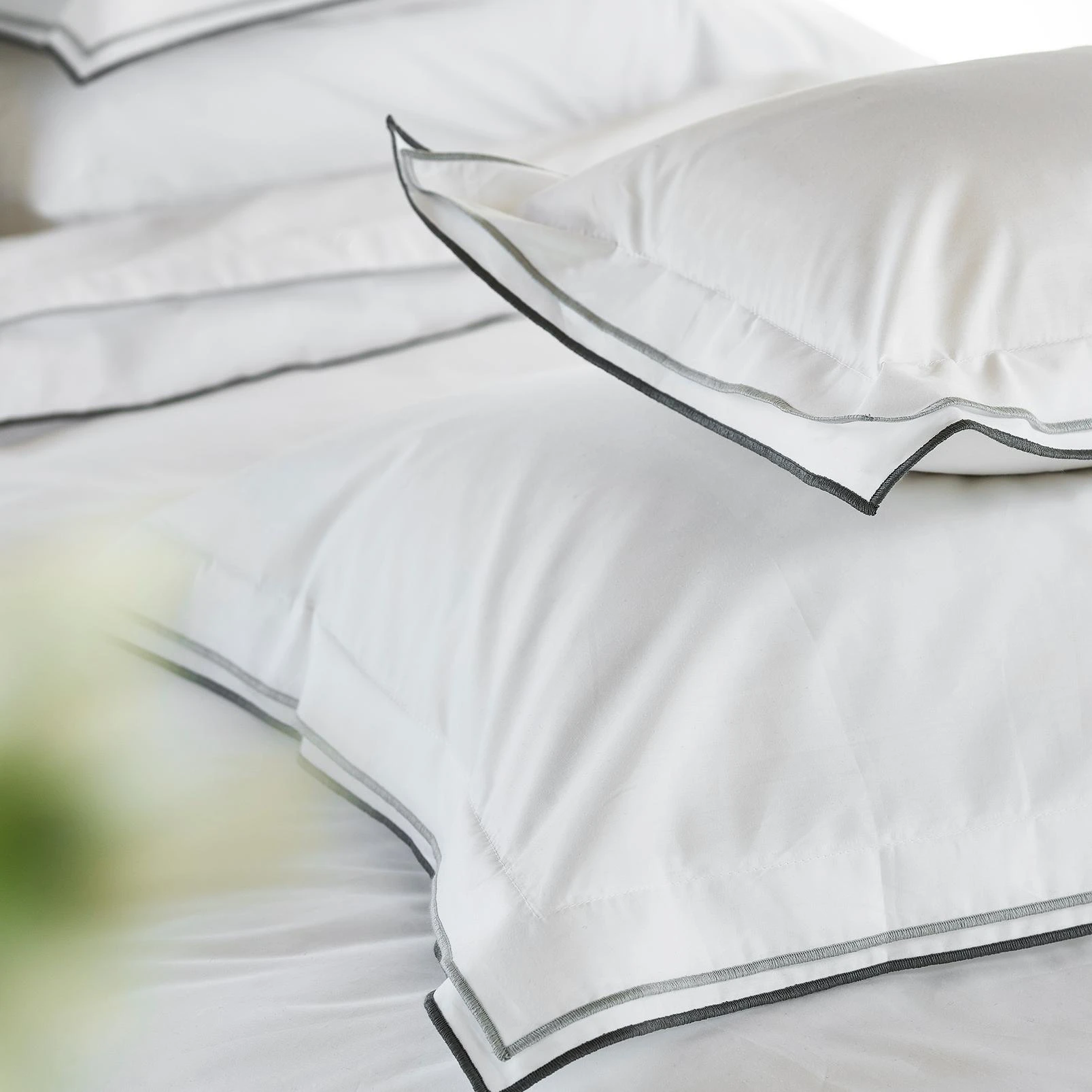 Astor Silver And Slate Duvet Cover Set - DGASTOR08DQ_CAMEO_ASTOR_SILVER_AND_SLATE_DOUBLE_DUVET_COVER_01.jpg