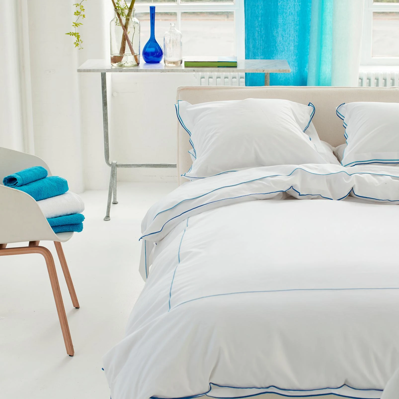 Astor Cobalt Blue Duvet Cover Set - DGASTOR02DQ_ROOMSET_ASTOR_COBALT_BLUE_DOUBLE_DUVET_COVER_01.jpg