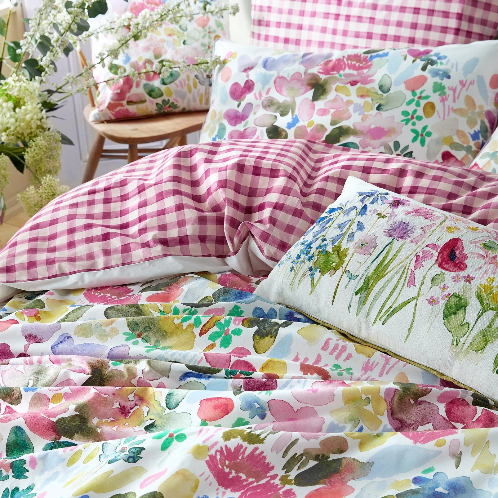 Flora Cerise Duvet Cover Set - BGFLORA01DQ_CAMEO_FLORA_CERISE_DOUBLE_DUVET_COVER_01.jpg