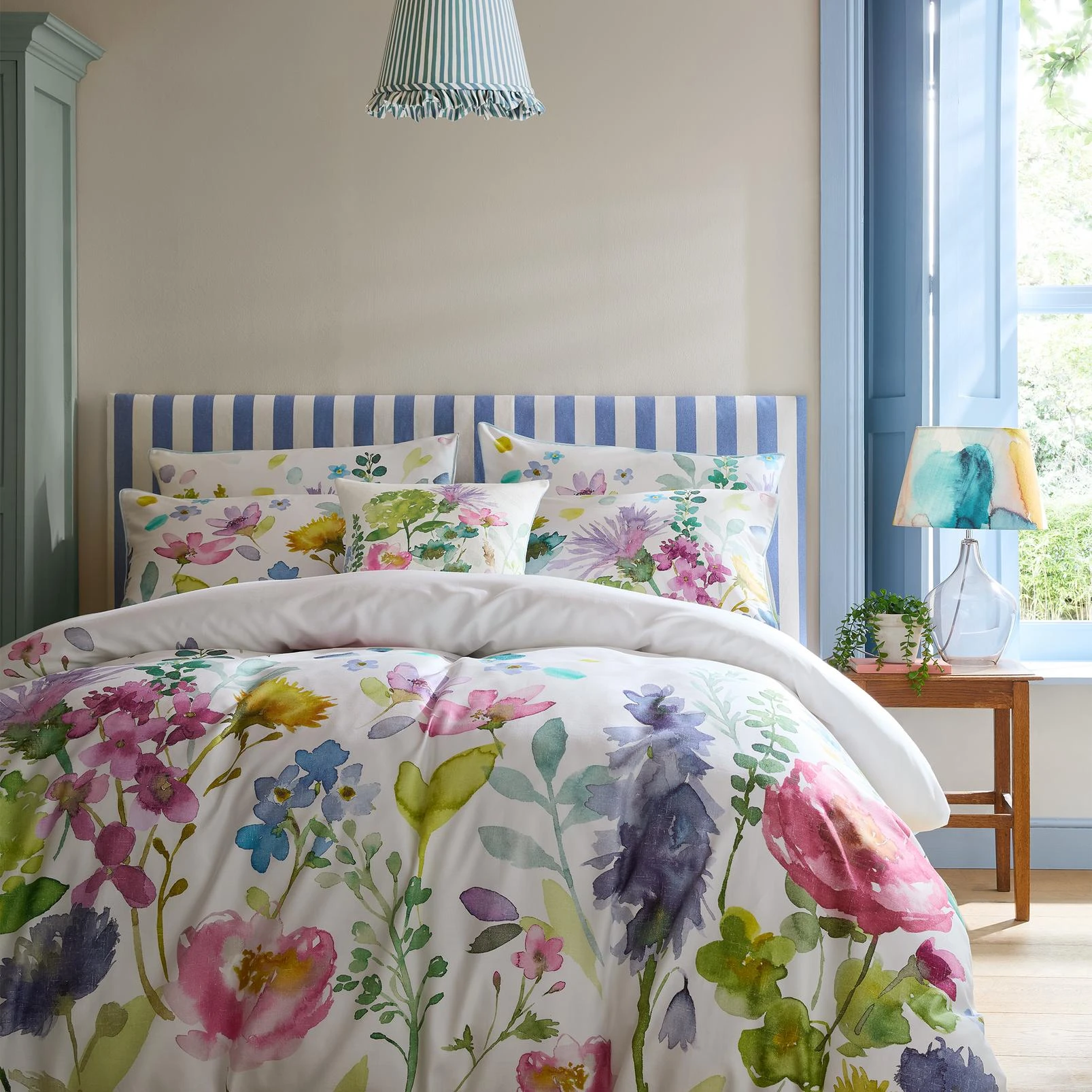 Tetbury Spring Duvet Cover Set - BGTET01DQ_ROOMSET_TETBURY_SPRING_DOUBLE_DUVET_COVER_01.jpg