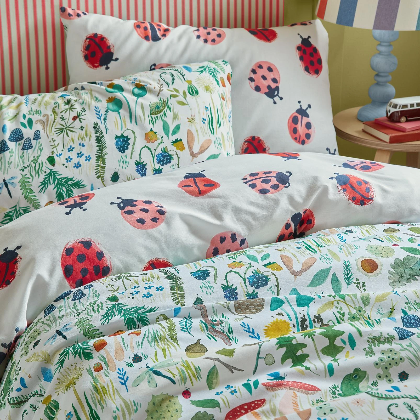 Garden Explorer Multi Duvet Cover Set - BGGARD01DQ_CAMEO_WBK_GARDEN_EXPLORER_MULTI_DOUBLE_DUVET_COVER__01.jpg