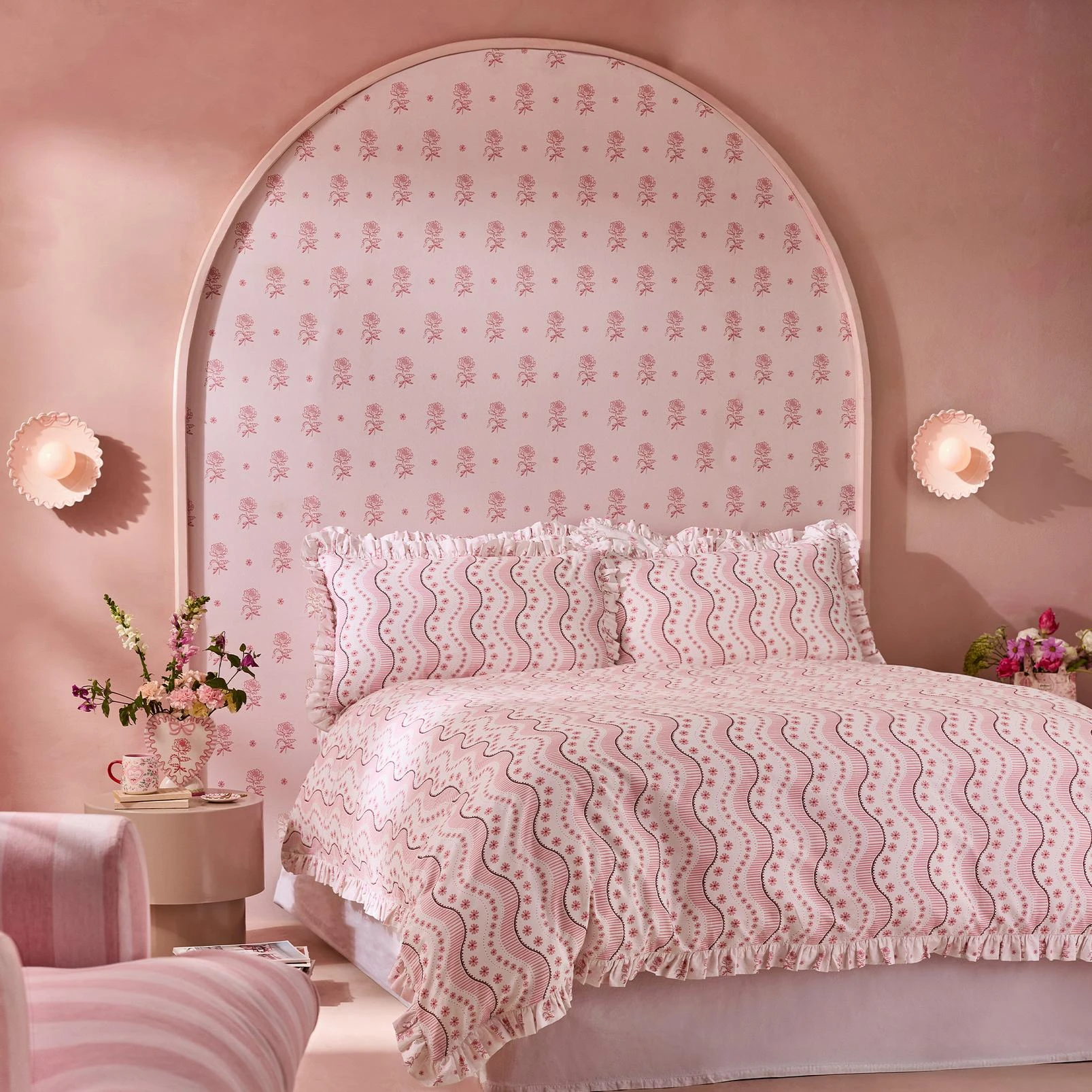 Cath Kidston Spitalfield Bunches Pink Wallpaper - 145329_ROOMSET_SPITALFIELD BUNCHES PINK_01.jpg