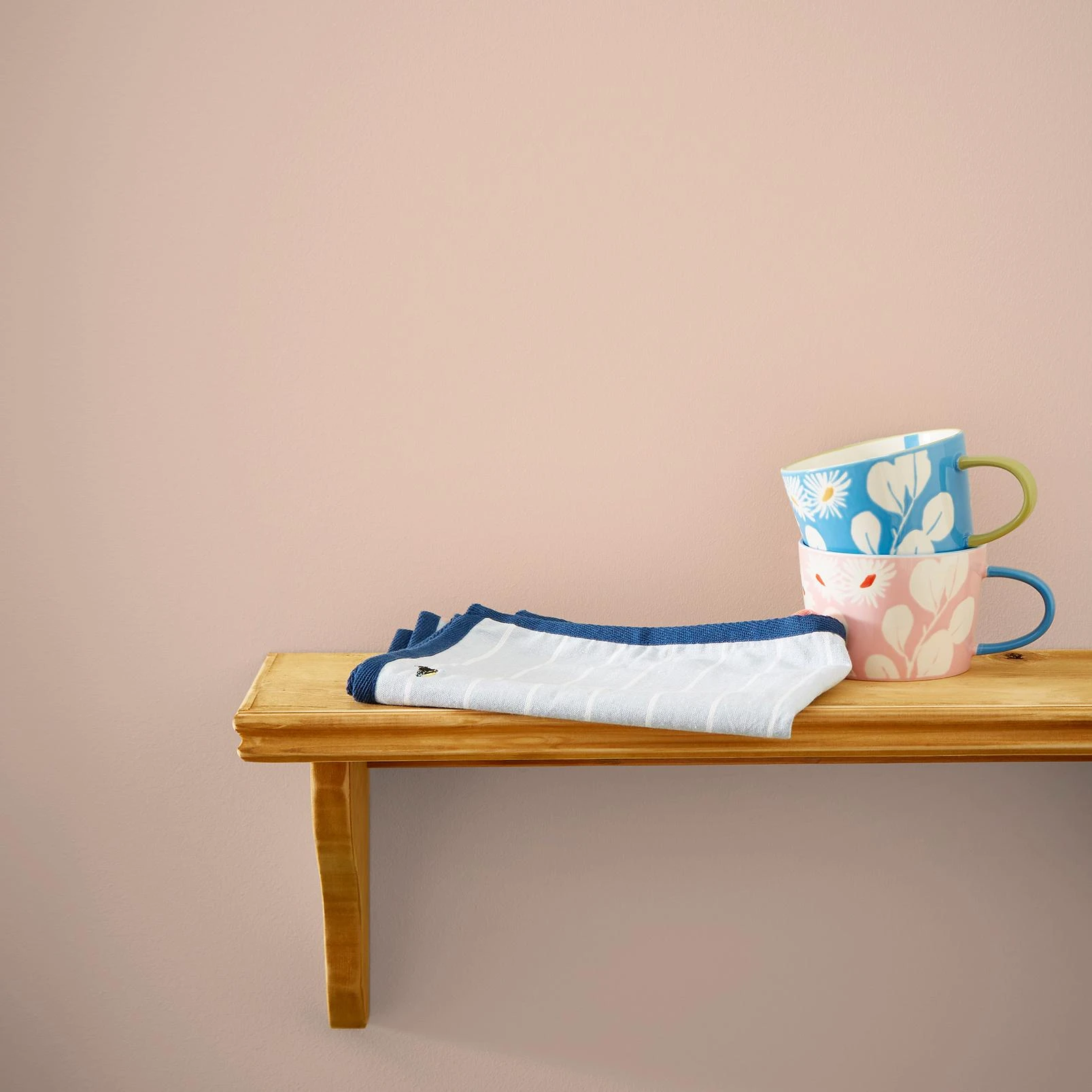 Joules Hadleigh Pink Paint - 145419_ROOMSET_HADLIEGH PINK_01.jpg