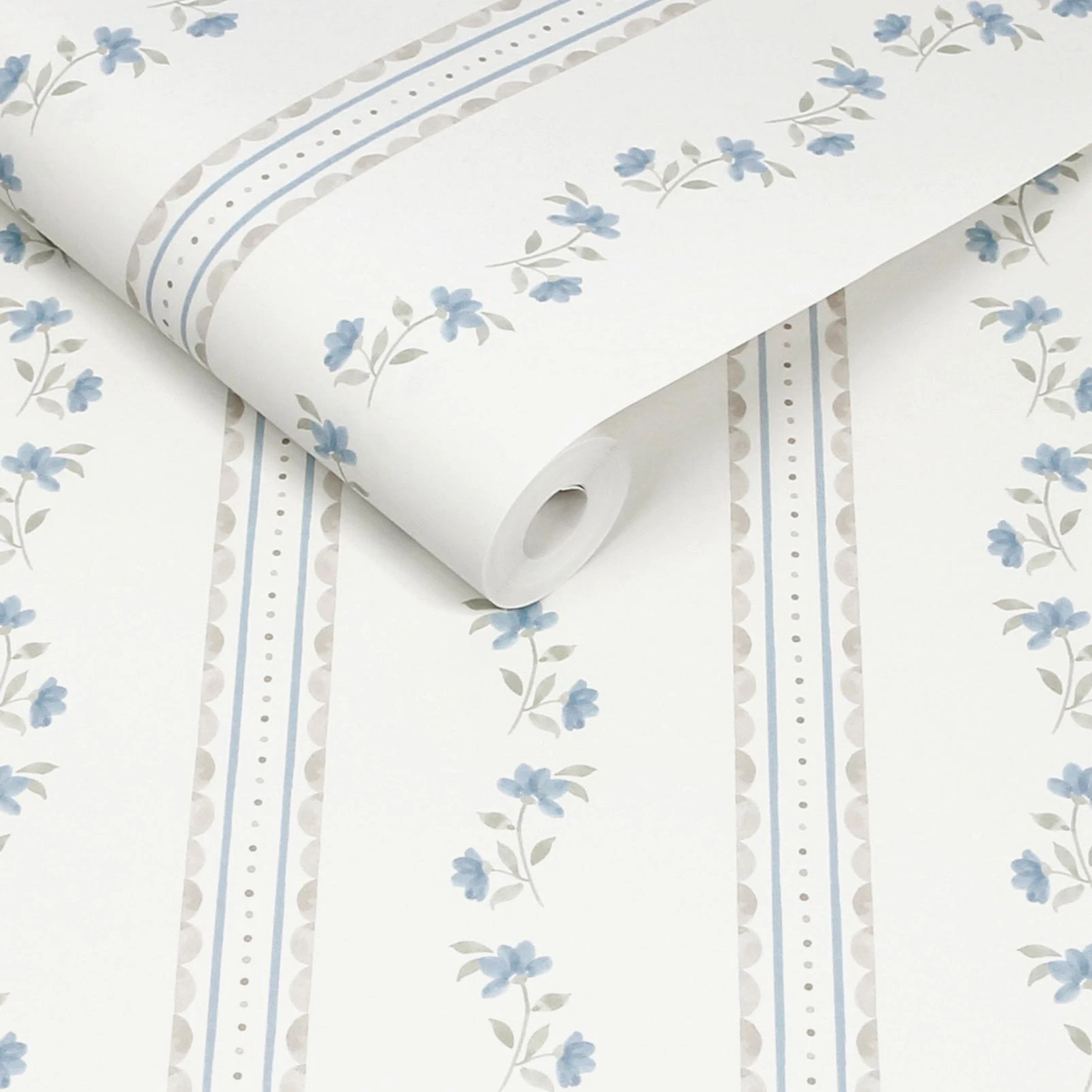 Cath Kidston Treasure Floral Powder Blue Wallpaper - 149125_ROLLSHOT_TREASURE FLORAL POWDER BLUE_01.jpg