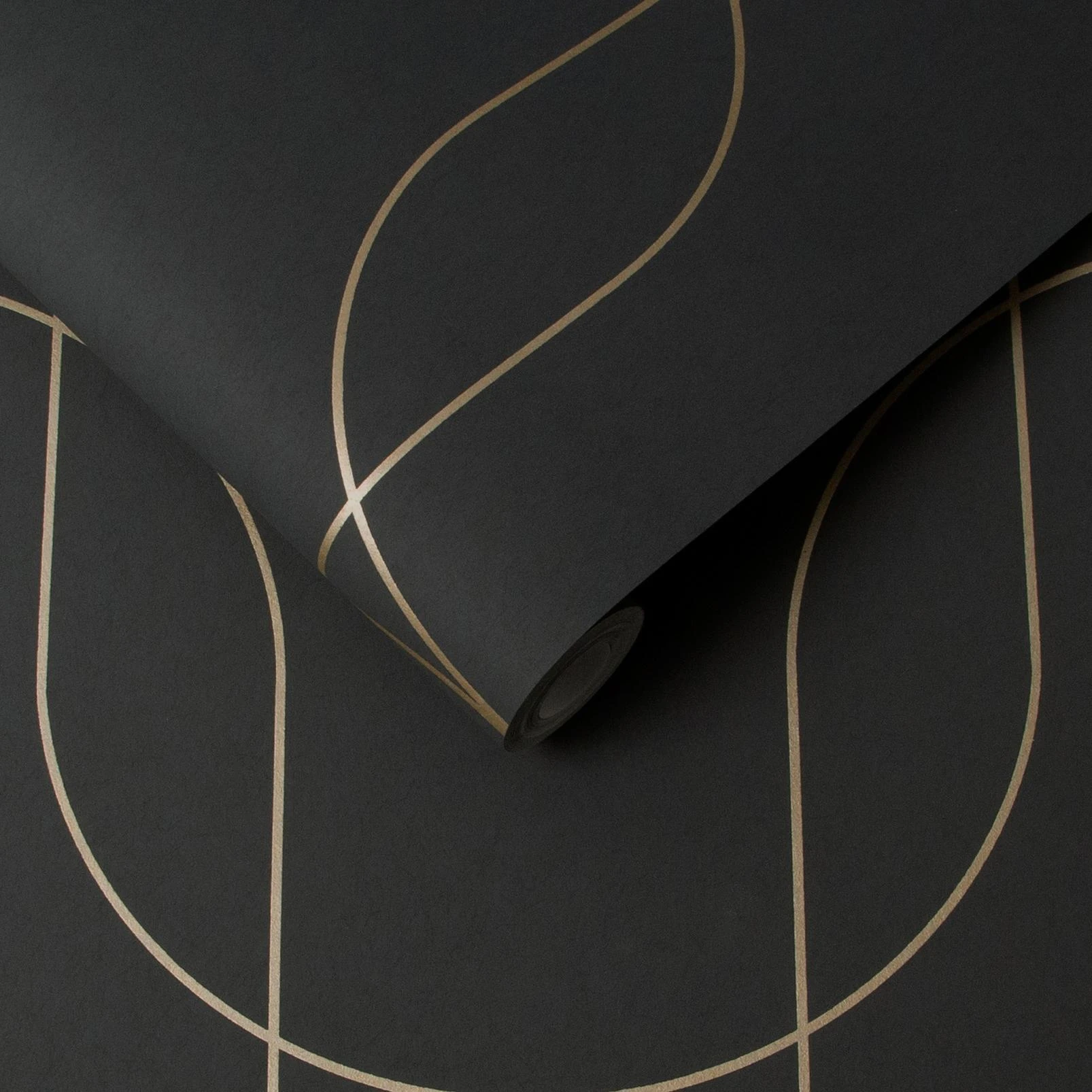 Palais Black & Gold Wallpaper - 112188_ROLLSHOT_PALAIS BLACK & GOLD_01.jpg