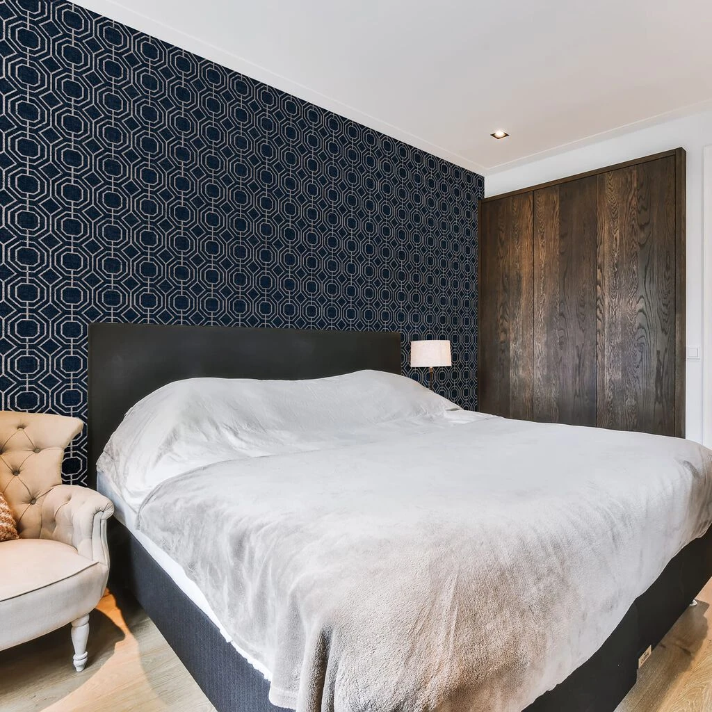 luxe geo navy wallpaper