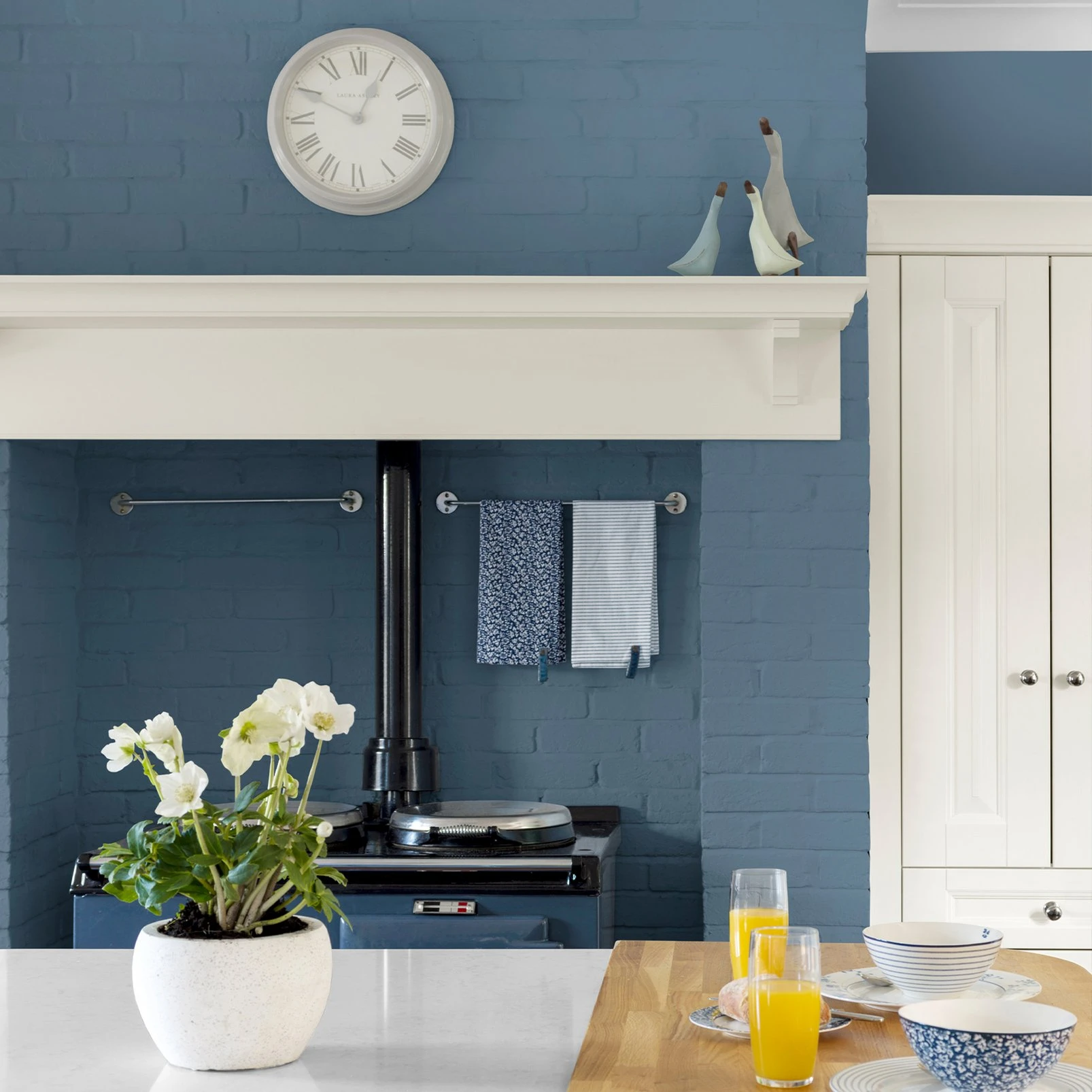 Laura Ashley Dark Seaspray Paint - 113704_ROOMSET_01.jpg