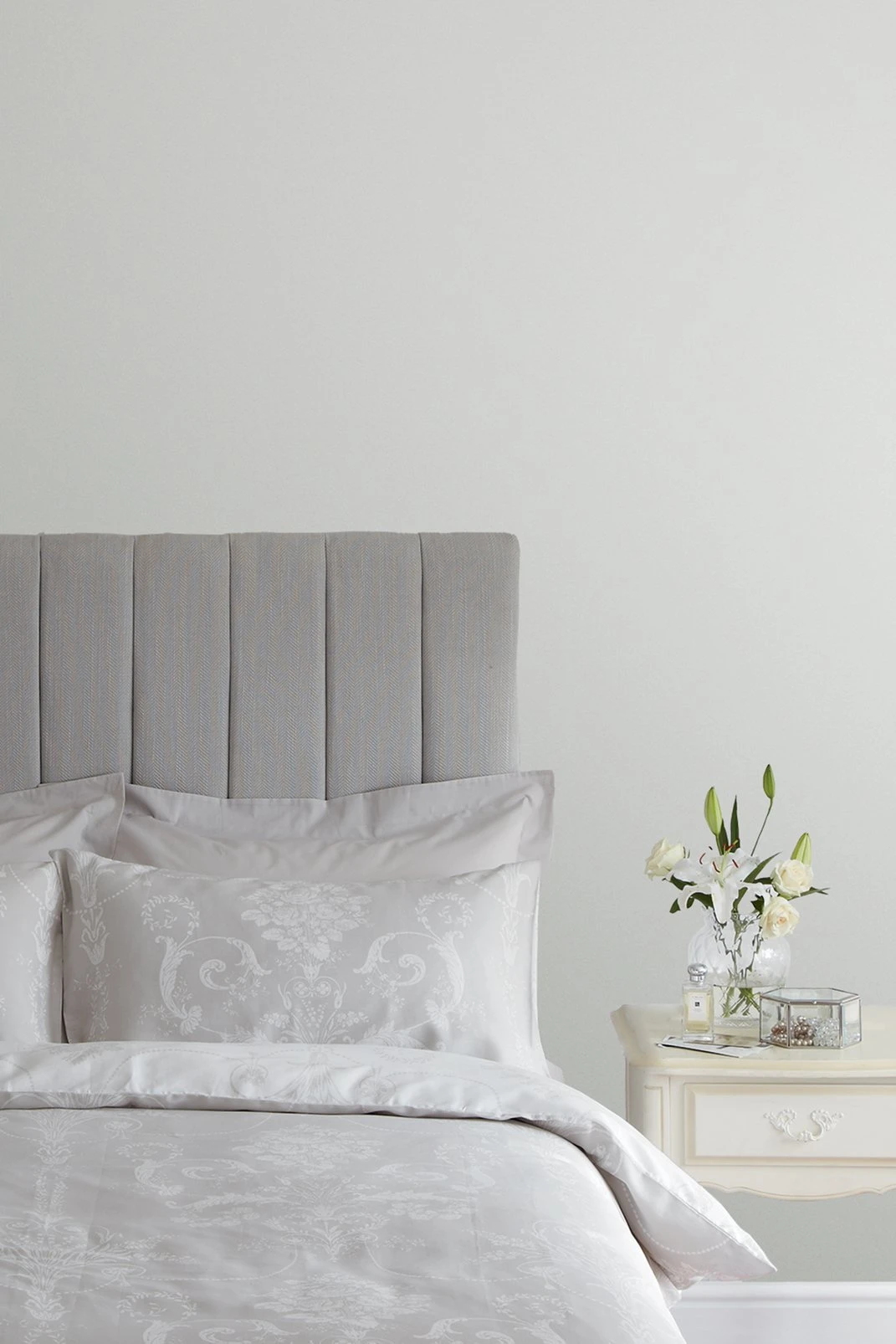 Laura Ashley Silver White Paint - 113674_ROOMSET_04.jpg