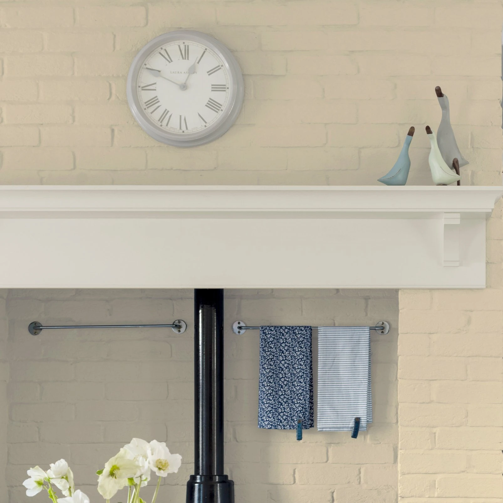 Laura Ashley Creamware Paint - 113654_ROOMSET_03.jpg