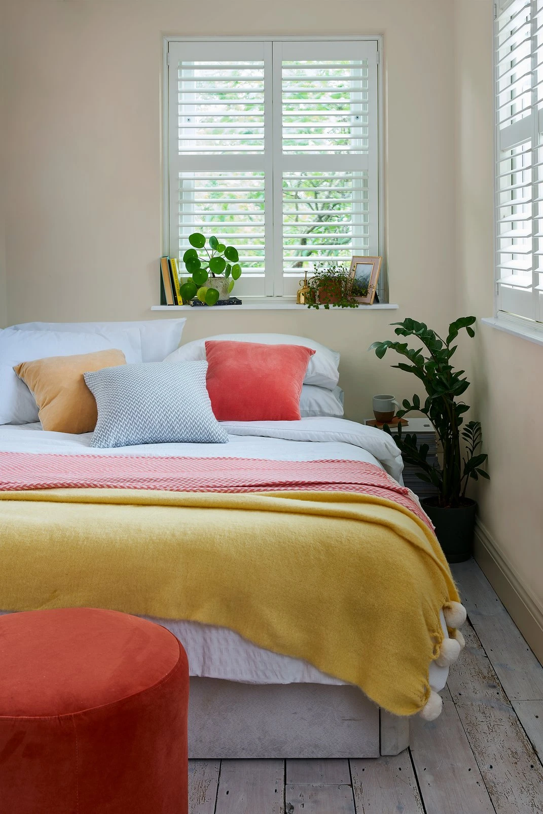 Laura Ashley Pale Twine Paint - 113658_ROOMSET_06.jpg