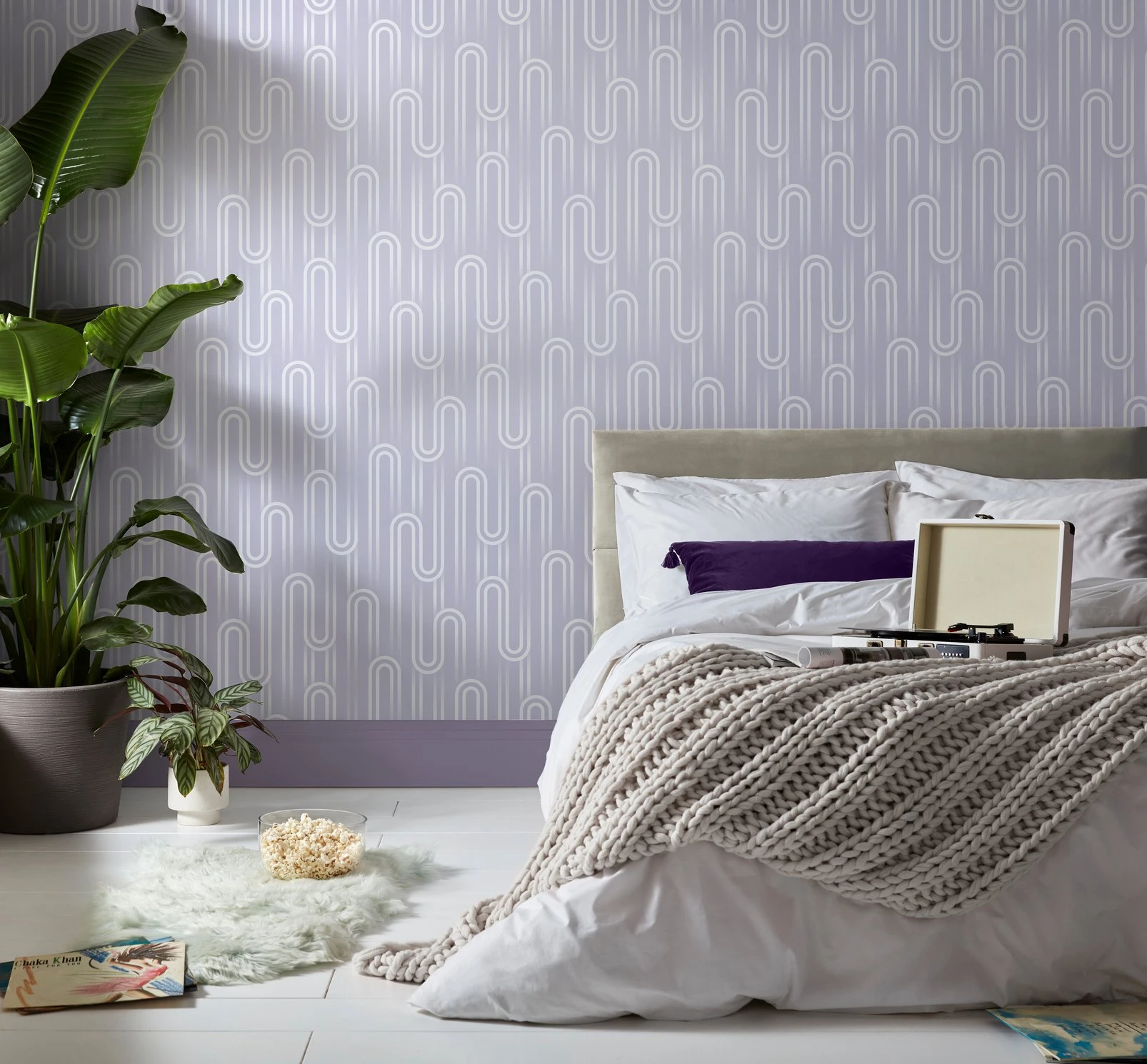 Ups n Downs Lavender Wallpaper - 118731_ROOMSET_01.jpg
