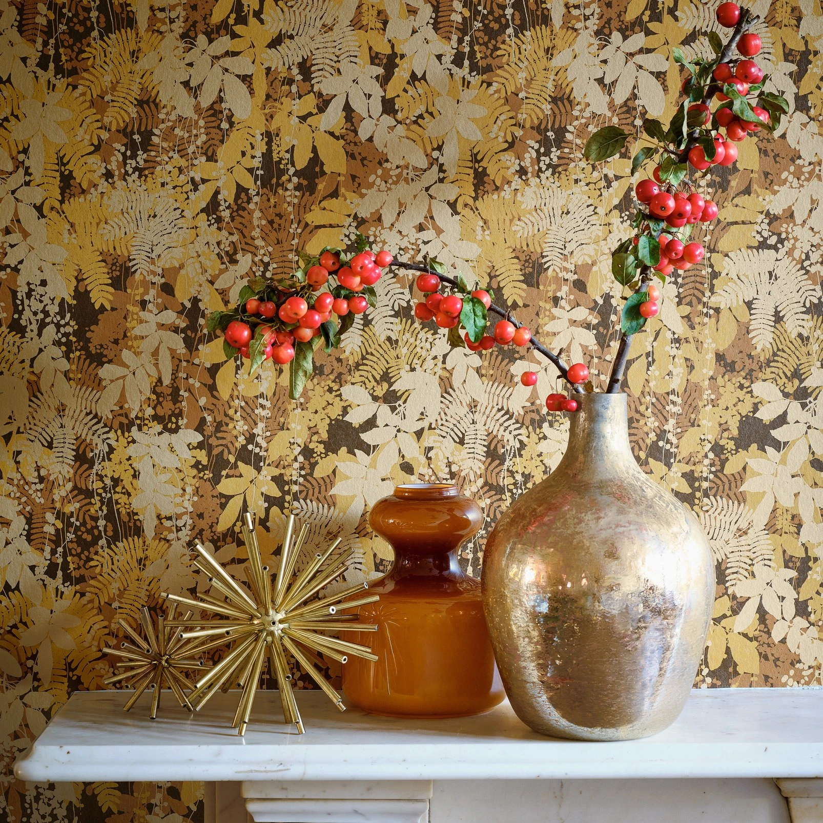 Canopy Antique Gold Wallpaper by Clarissa Hulse - 120403_ROOMSET_01.jpg